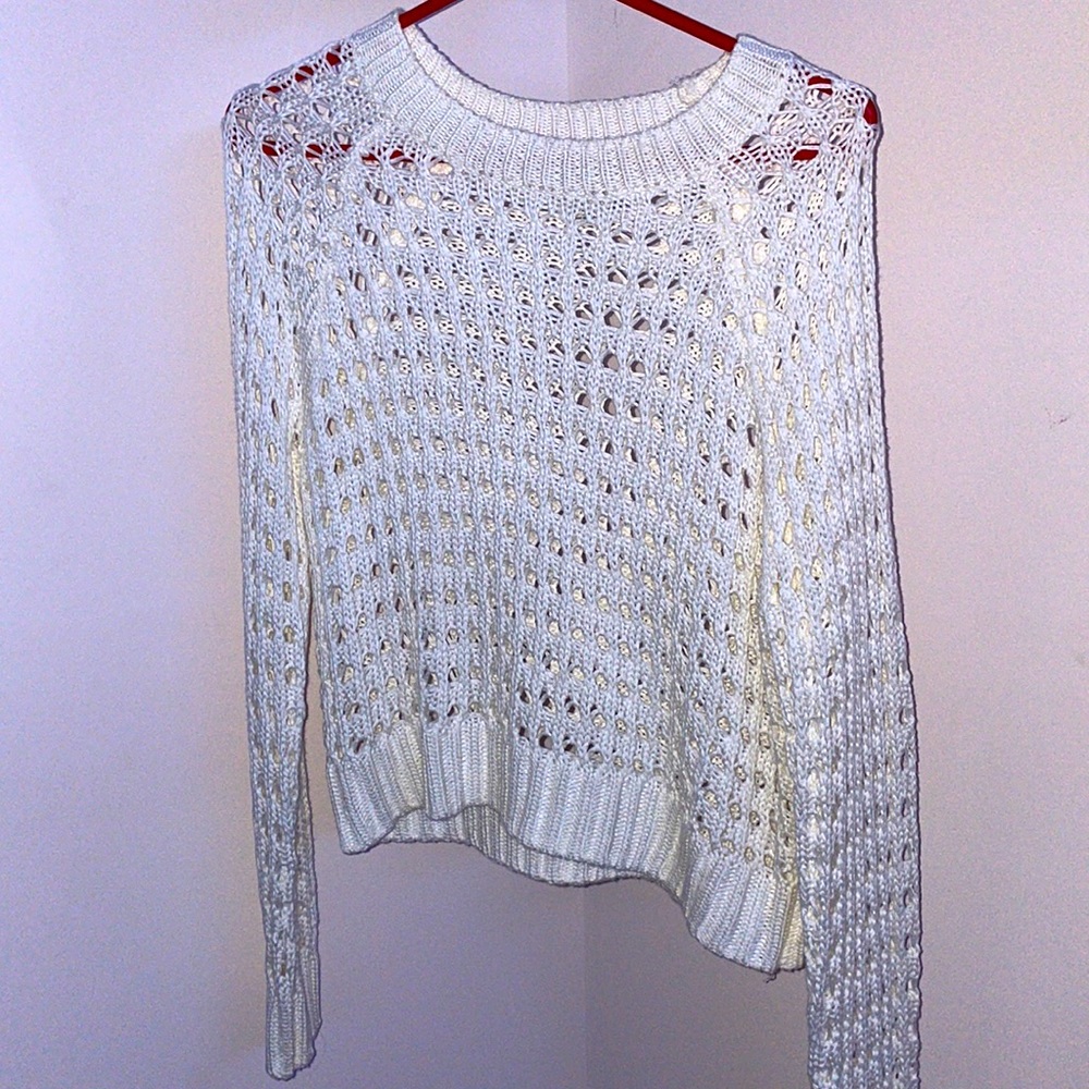 White sweater, hole pattern, long sleeve